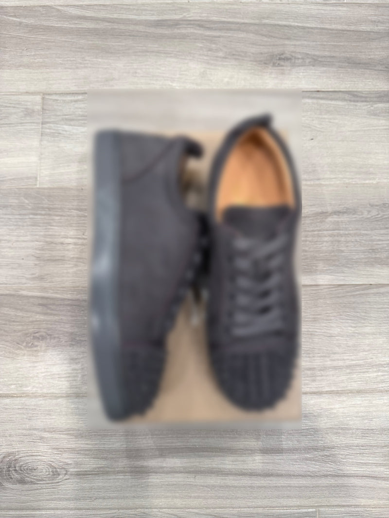 (CL) dark grey spikes
